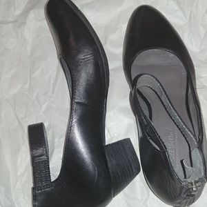 Lightly Worn Josef Seibel Sue 09 Leather Pumps